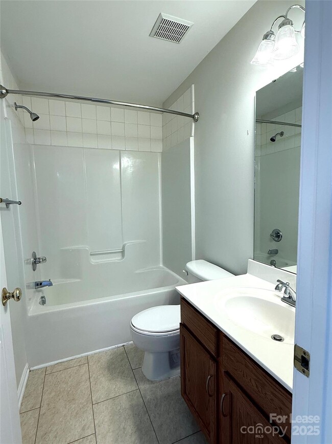 Building Photo - 7549 Bluff Point Ln