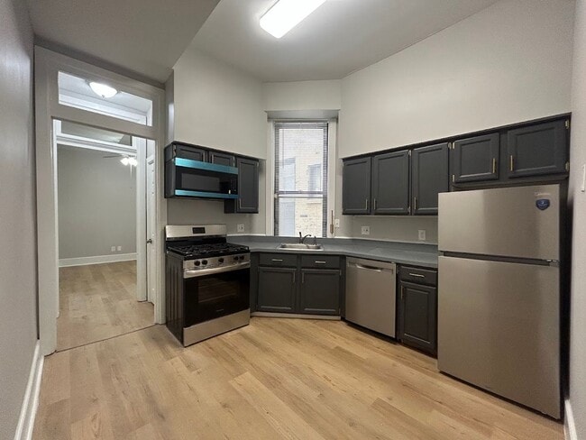 Building Photo - 422 Chestnut St