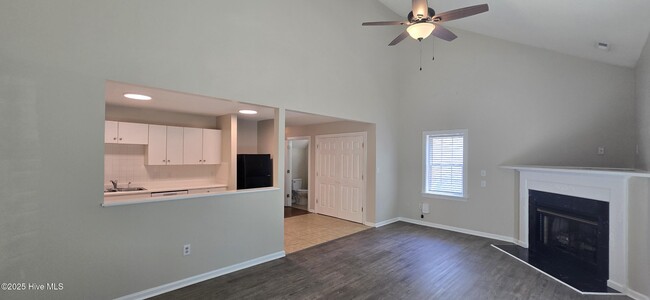 Building Photo - 3427 Westgate Dr