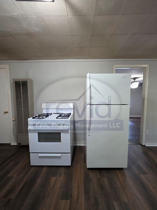 Building Photo - Great 2 Bedroom Apartment in Midtown!