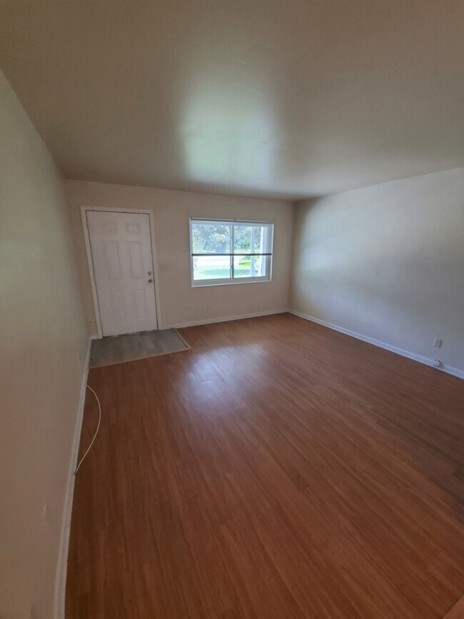 Building Photo - 136 S Belleview Way