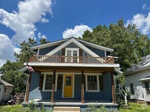 Building Photo - Live in the cutest house on the block!