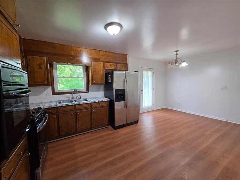 Building Photo - 762 Lancelot Dr