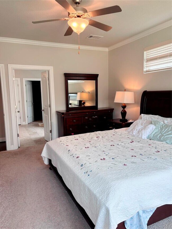 Building Photo - 5408 La Canada Wy