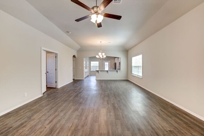 Building Photo - 3/2/2 Patio Home! Lawncare included