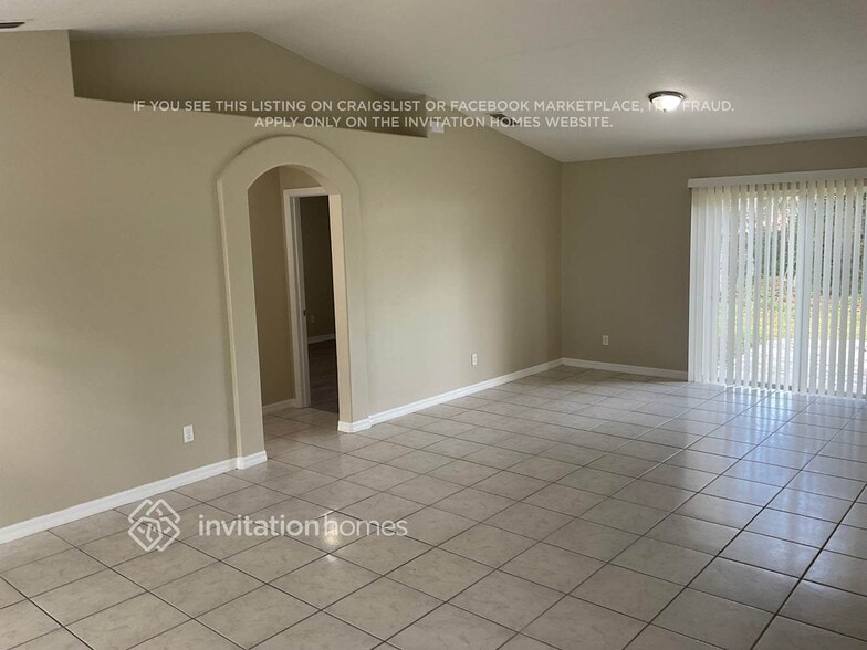 Building Photo - 3133 Blaine Cir