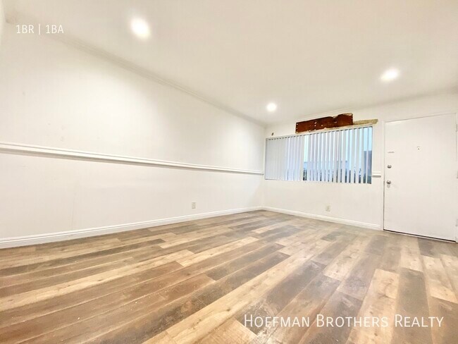 Building Photo - 10839 Morrison St