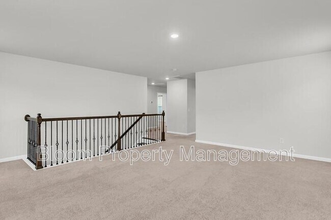 Building Photo - 227 Shortmarsh St