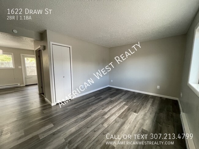 Building Photo - 1622 Draw St