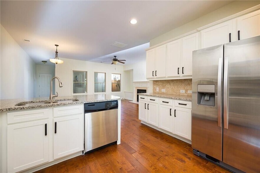 Building Photo - 4148 Baverton Dr