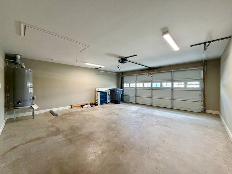 Building Photo - 728 Snowflower Cir