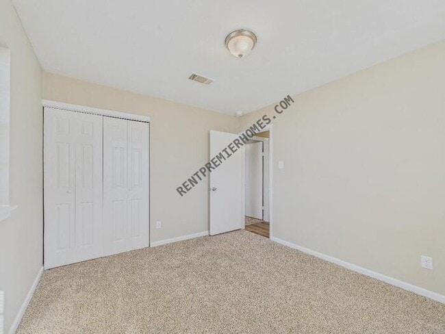 Building Photo - 1 Coral Ln