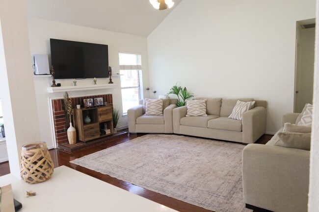 Building Photo - 3223 Autumn Bridge Ln