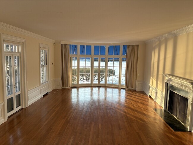 Building Photo - 700 Steamboat Rd