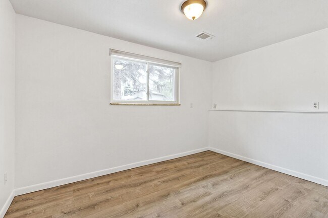 Building Photo - Updated 4-Bedroom Home