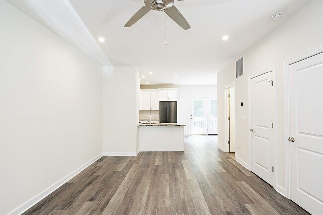 Building Photo - Pet-Friendly Fry's Spring Townhome Near 5th St Station