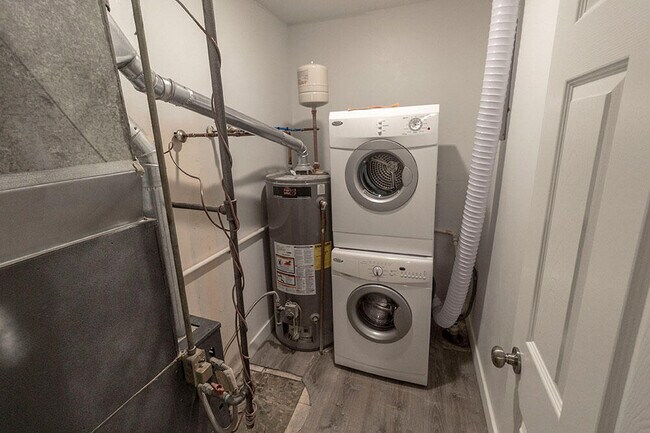 Building Photo - 3608 Greeley Dr