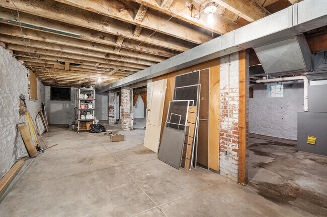 Building Photo - 4388 McPherson Ave