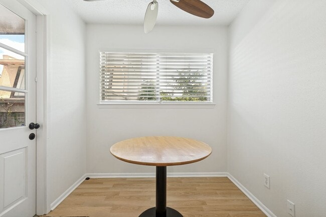 Building Photo - Welcome Home to this beautiful 2-bedroom, 2-bath Condo in highly sought-after Olmos Park Townhomes