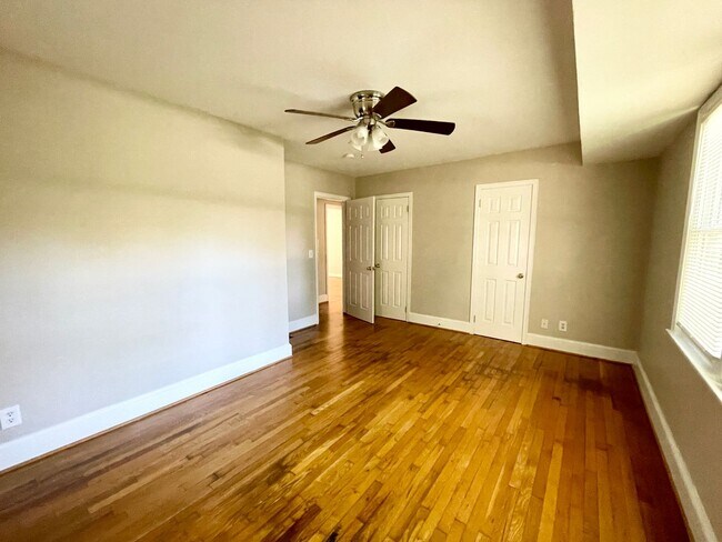 Building Photo - Rosewood