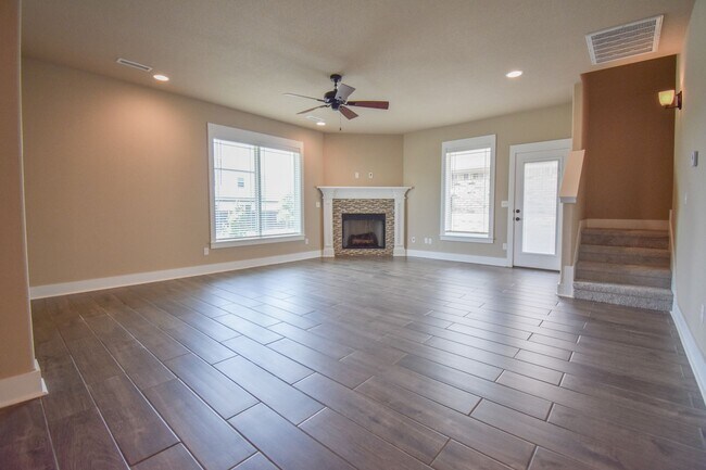 Building Photo - 644 N Malbec Rd