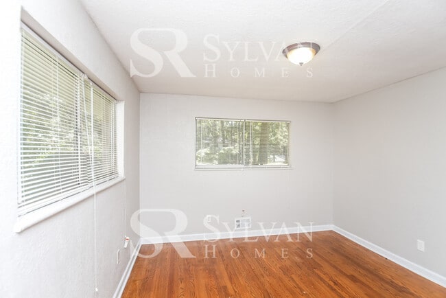 Building Photo - Carve Out a Great Life Here!