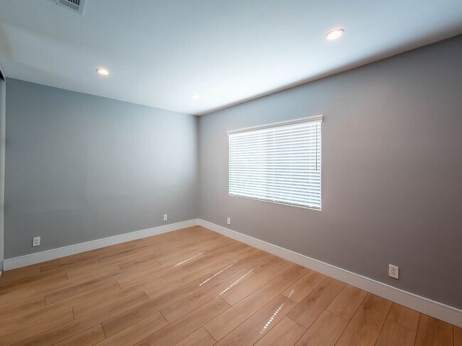 Building Photo - 6454 Gentry Ave