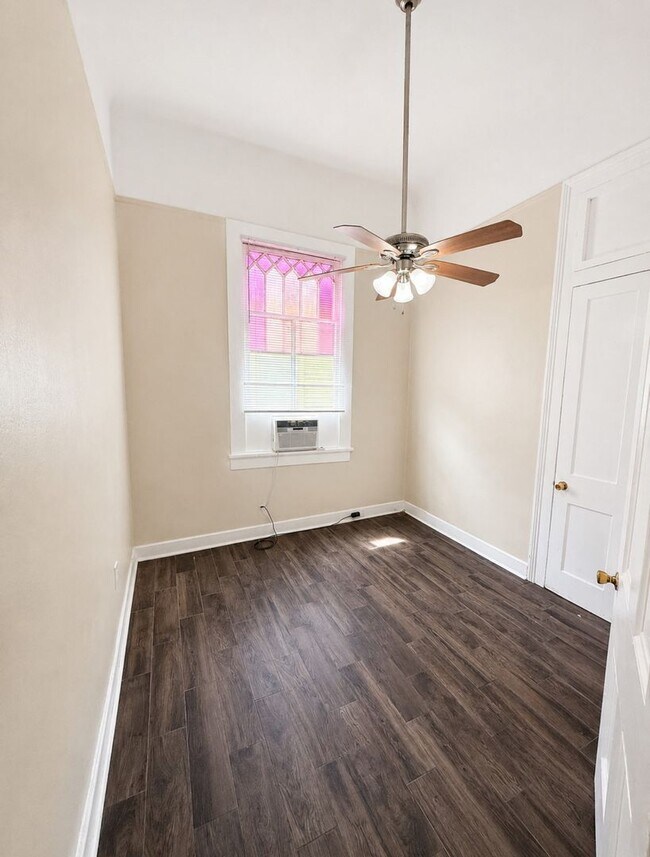 Building Photo - 2332 Ursulines Ave