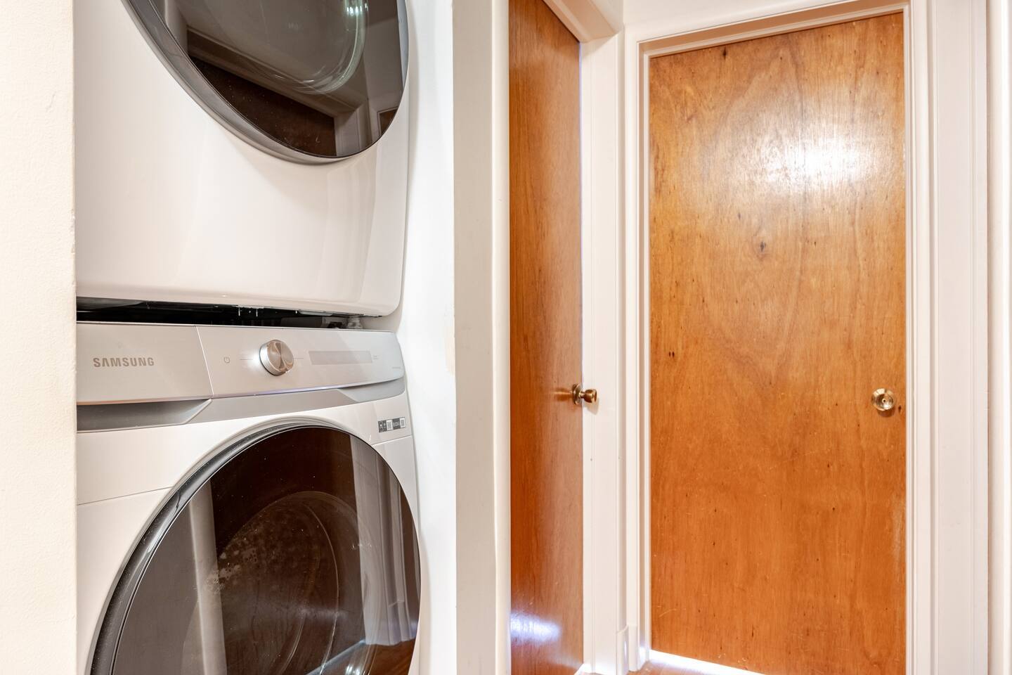 Building Photo - 7527 Fairwood Ln