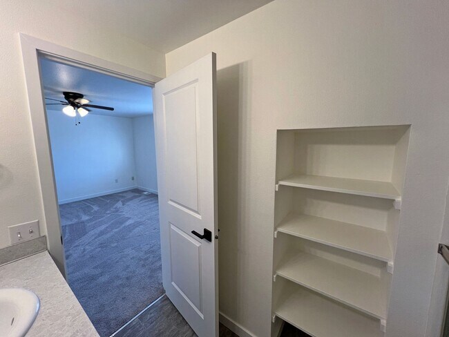 Building Photo - 16241-16243 Curry Ct SE