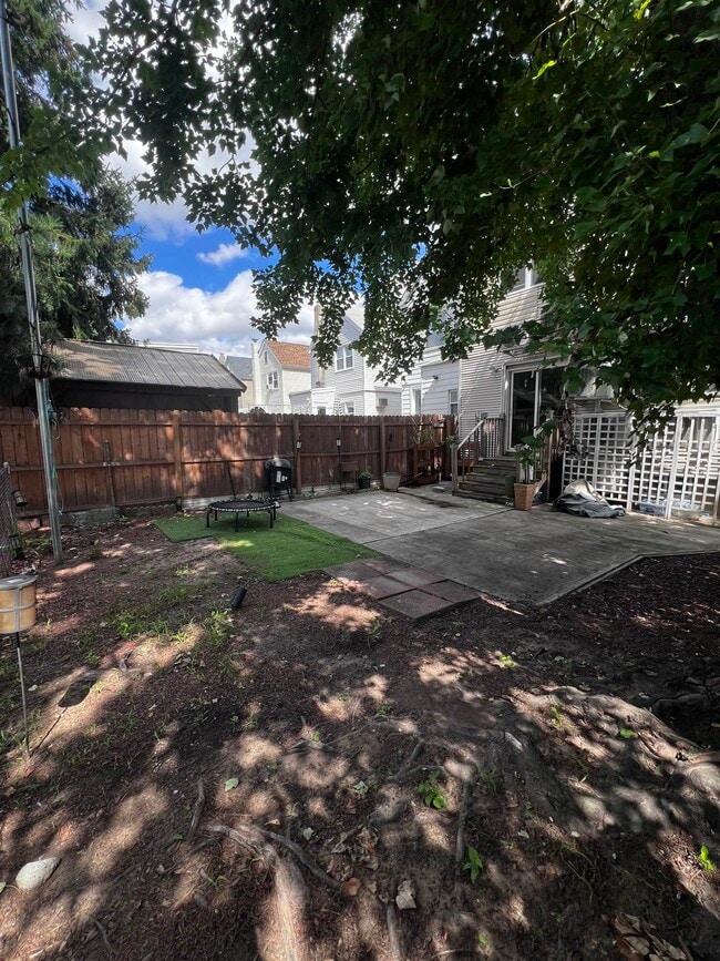 Building Photo - 28 E 47th St