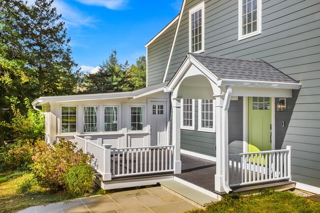 Building Photo - 849 Lake Ave