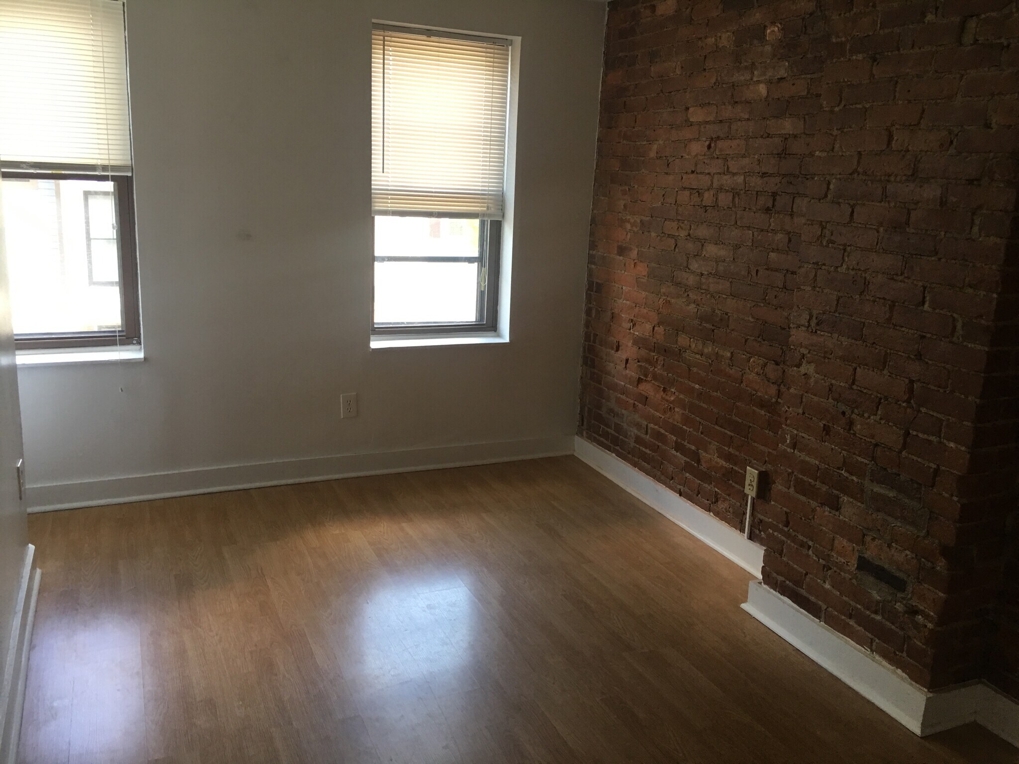 Building Photo - 283 W 3rd St