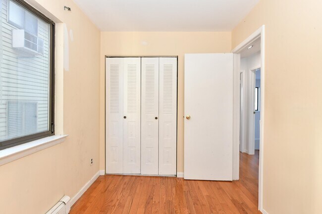 Building Photo - 1308 46th St