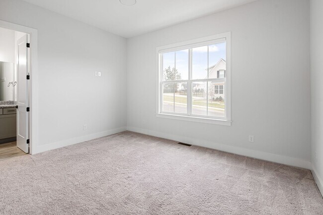 Building Photo - 805 Regimental Dr