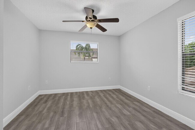 Building Photo - 12708 Shoreline Dr