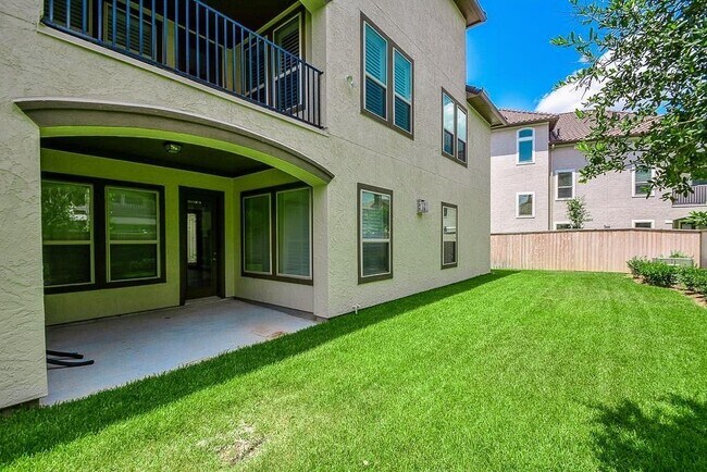 Building Photo - 15907 Court St