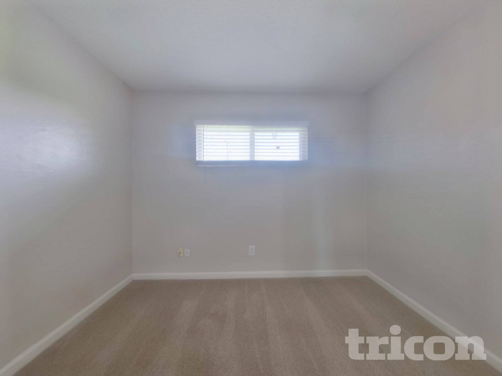 Building Photo - 2236 Dunlap Dr