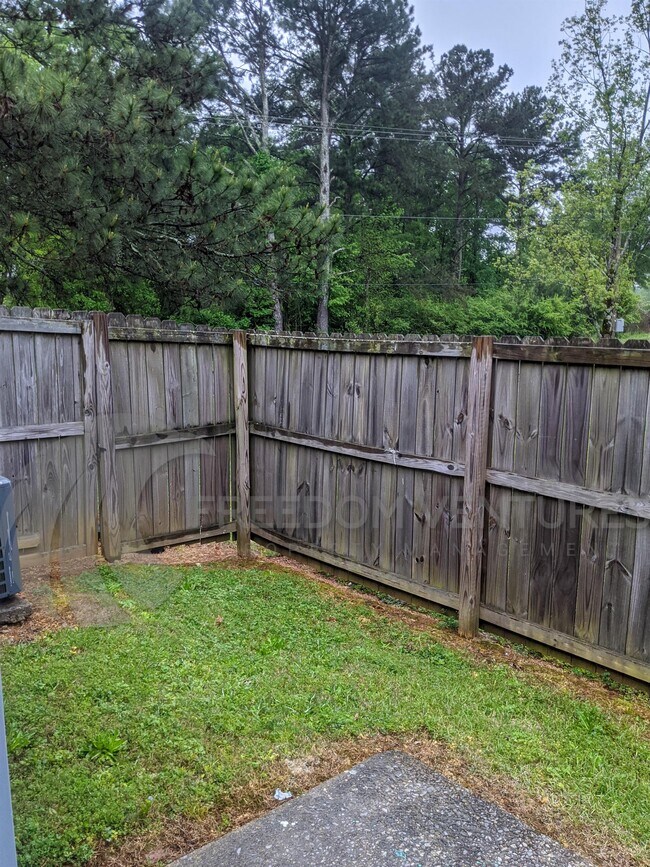 Building Photo - 2300 Grayson Valley Dr