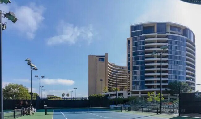 Building Photo - 4337 Marina City Dr