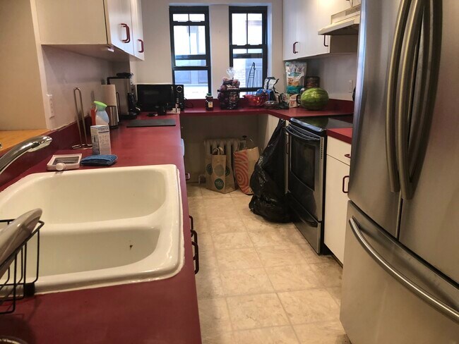 Building Photo - 456 Park Dr