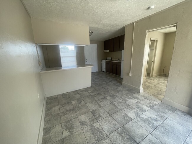 Building Photo - Weslaco Park Village Apartments