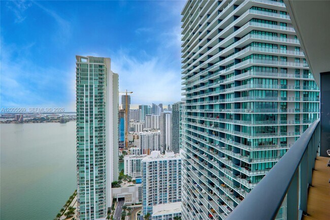 Building Photo - 650 NE 32nd St