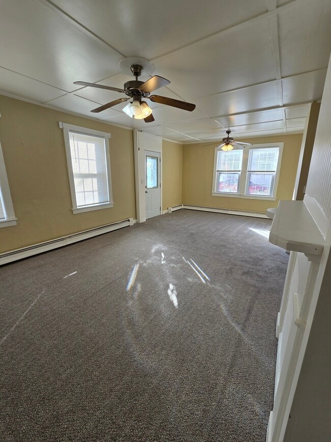 Building Photo - 12 S A St