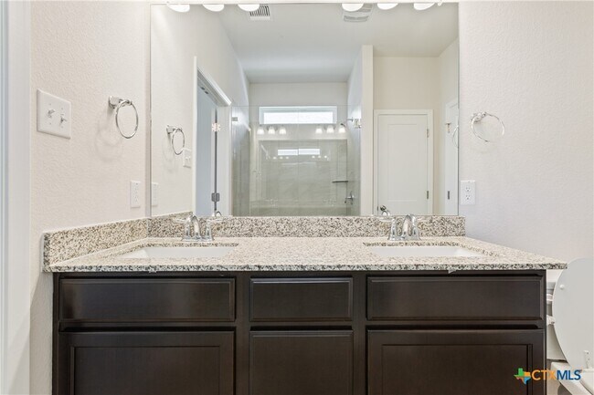 Building Photo - 2823 Fox River Dr