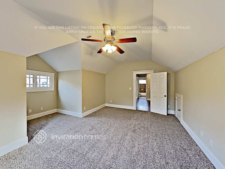 Building Photo - 2350 Bouldercliff Way SE