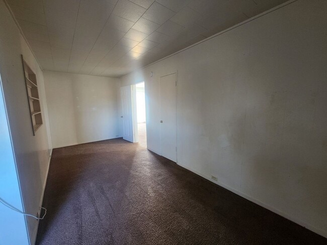 Building Photo - 3 Bedroom 1 Bathroom home