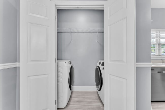 Building Photo - Beautiful 3-Bedroom Retreat with 2 Full Baths in Scenic Woodruff $1,875/mo rent