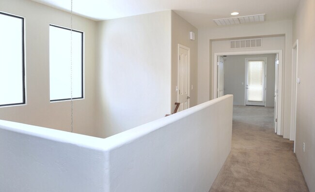 Building Photo - 381 E Calderwood Rd