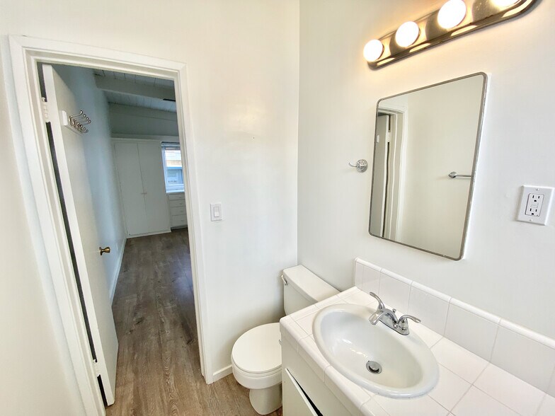Building Photo - 121 Rosecrans Pl